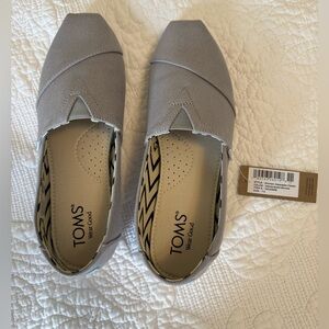 TOMS Women's Gray Slip-On Shoes size 7.5